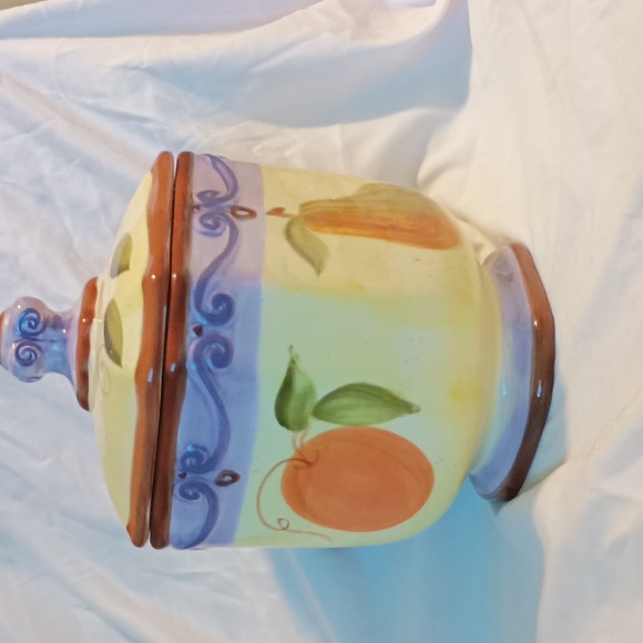 Medici Tabletops Unlimited Canister fruit pattern with the rubber seal lid - Picture 3 of 12